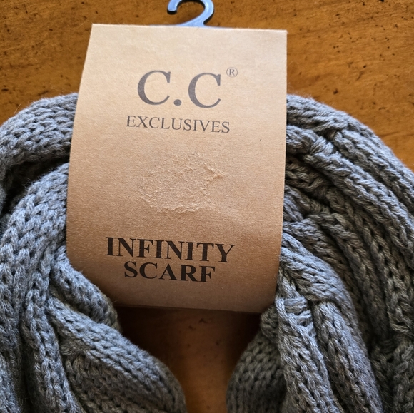 NEW knit infinite scarf. - Picture 2 of 5